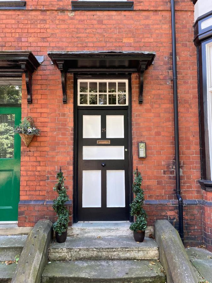 Stylish Apartment With Secure Parking Close To City Chester Extérieur photo