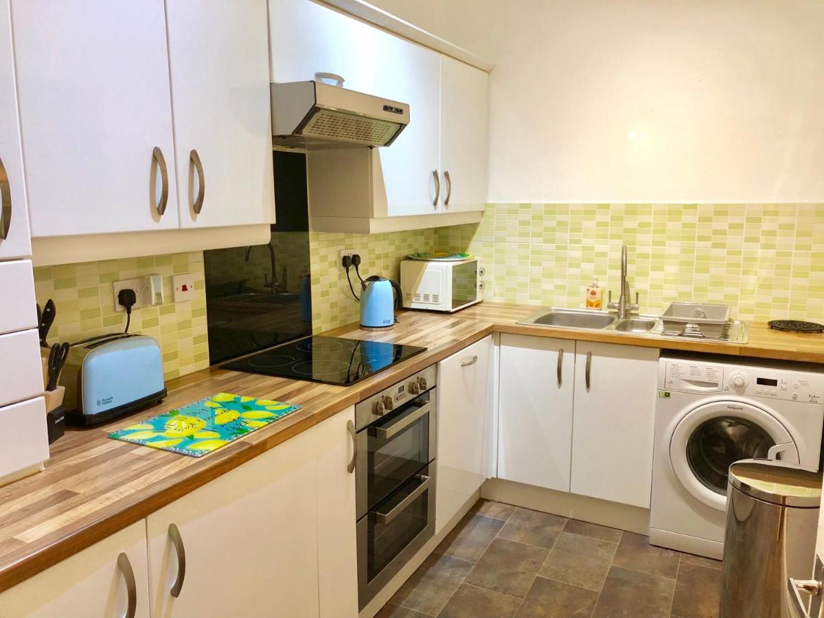 Stylish Apartment With Secure Parking Close To City Chester Extérieur photo
